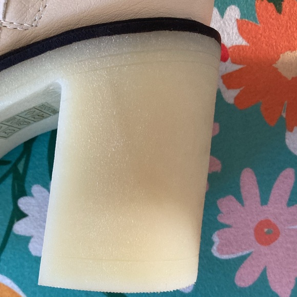 NWOT Oasis Society Anastasia Chelsea Style Platform Chunky Sole Boots Size 8 - Picture 9 of 12